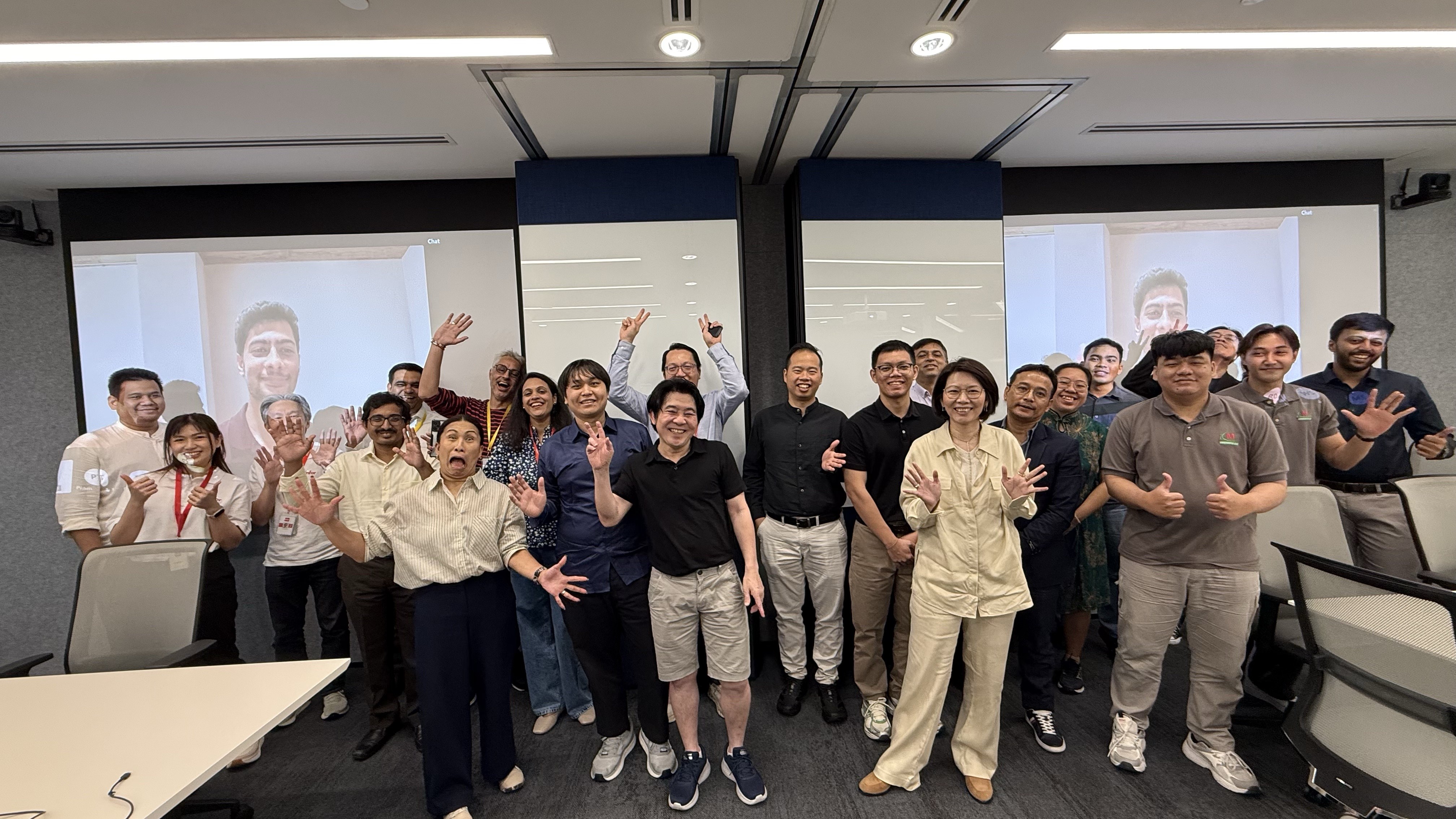 Team Moments 🤝 ภาพบรรยากาศ KM XTen เข้าร่วม Infor Velocity Suite Automation Advance Work Shop at Infor Singapore